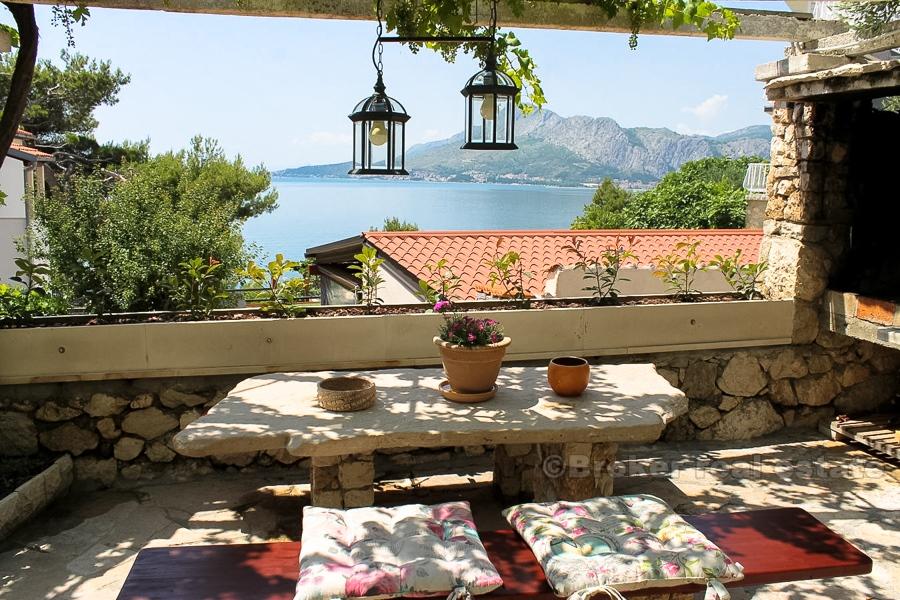 Omis - Casa in pietra con vista sul mare