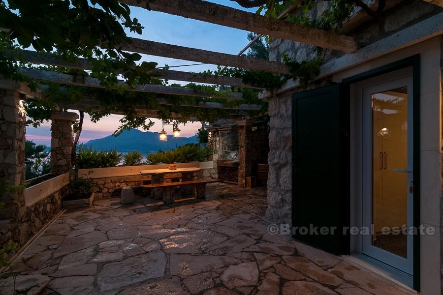 Omis - Casa in pietra con vista sul mare