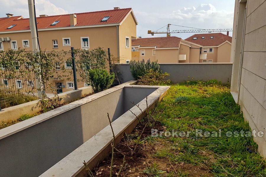Split, Znjan - komfortný apartmán, ktorý sa nachádza na prízemí