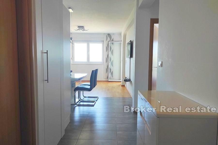 Split, Znjan - Apartment with sea view, long term rent