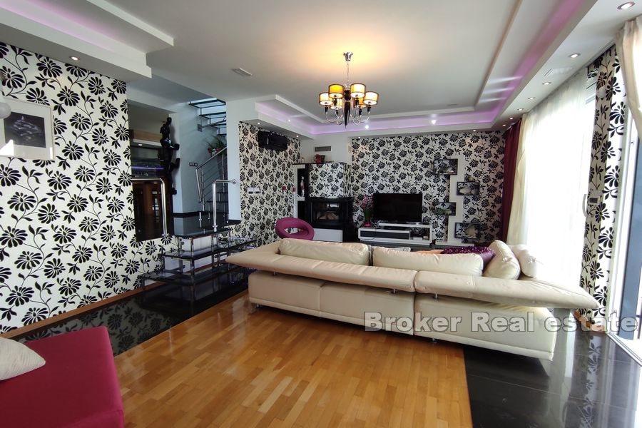 Wyspa Ciovo - Willa z basenem i widokiem na morze