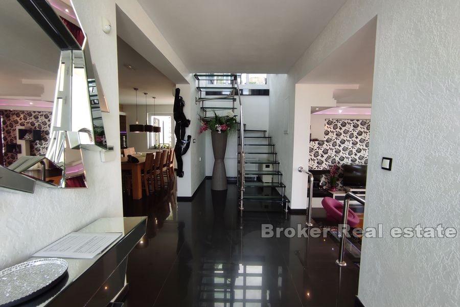 Wyspa Ciovo - Willa z basenem i widokiem na morze