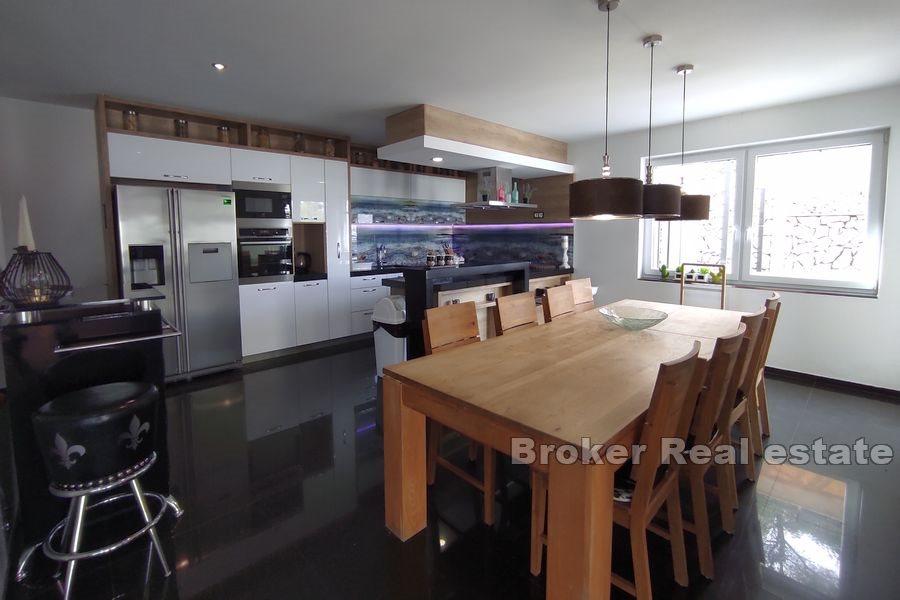 Wyspa Ciovo - Willa z basenem i widokiem na morze