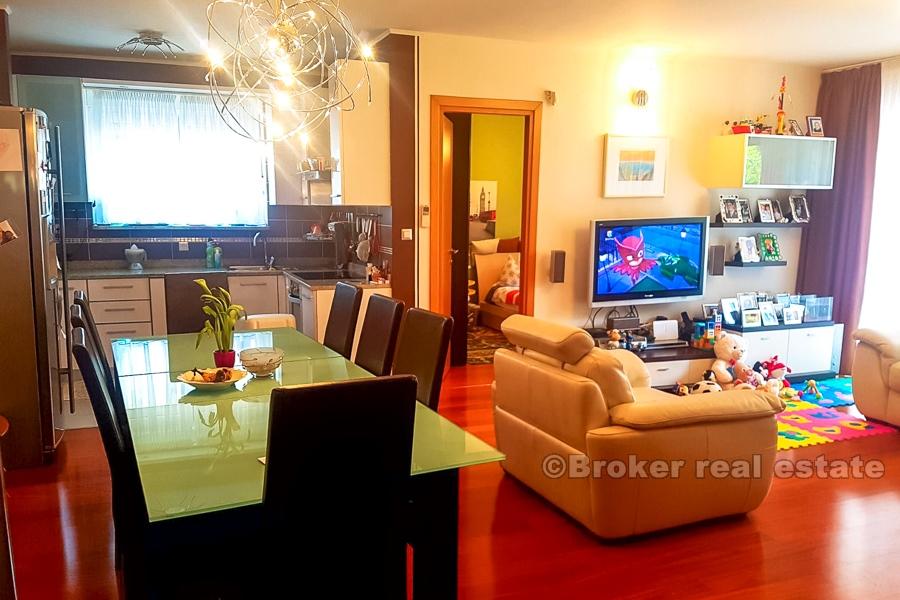 Split - Pohodlný a pěkný apartmán se 3 ložnicemi