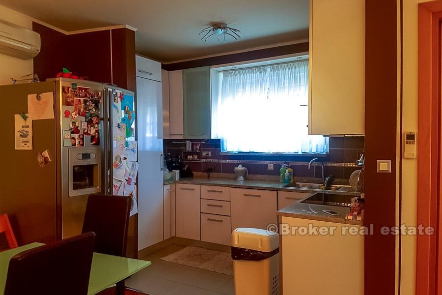 Split - Wygodne i ładne mieszkanie z trzema sypialniami