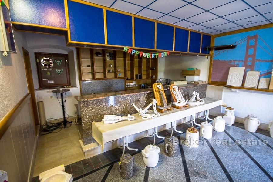 øya Brac - Stenhus med havutsikt