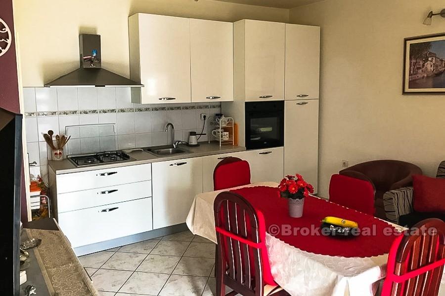 Øya Vis, steinhus med verftet