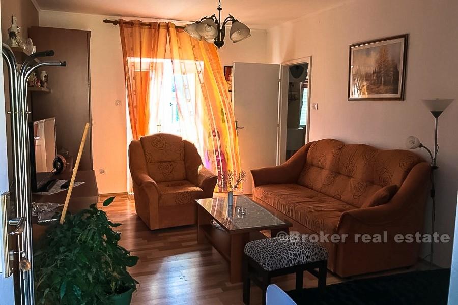 Øya Vis, steinhus med verftet