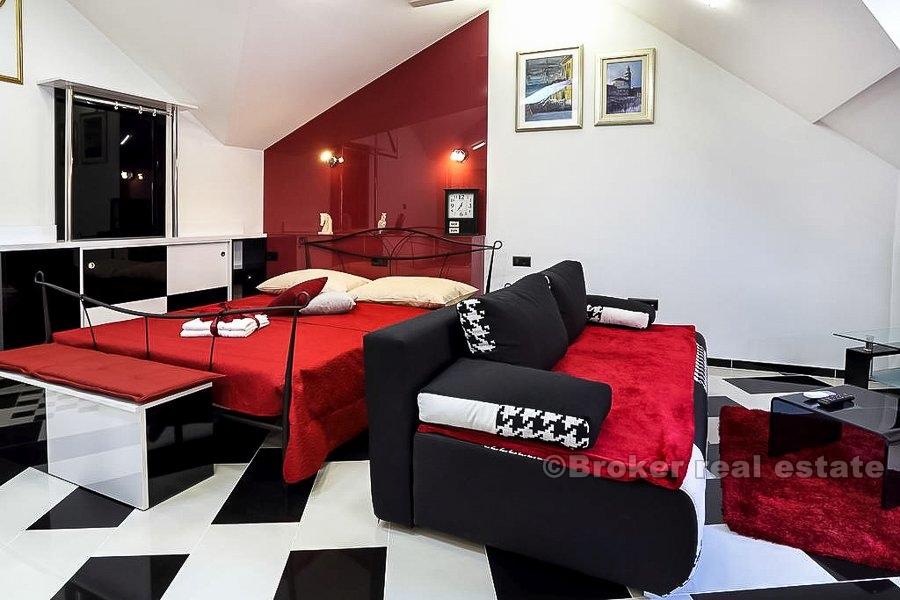 Split, Center, to studioleiligheter