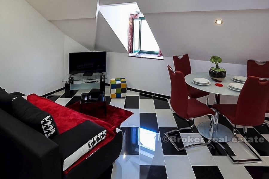 Split, Center, to studioleiligheter