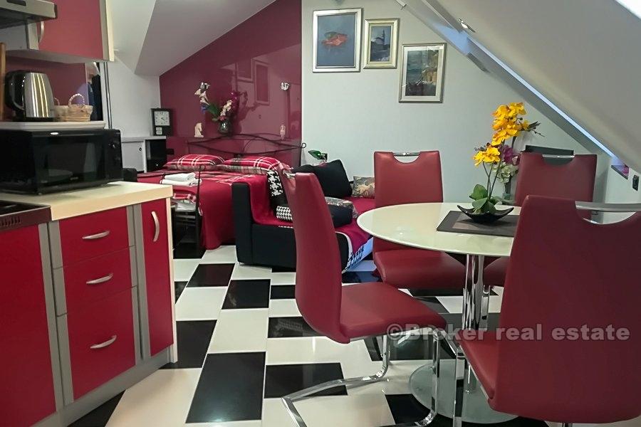 Split, Center, to studioleiligheter