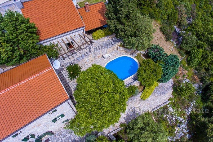 Плоче, две виллы с видом на море