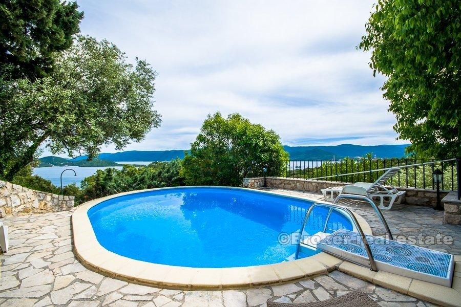 Плоче, две виллы с видом на море