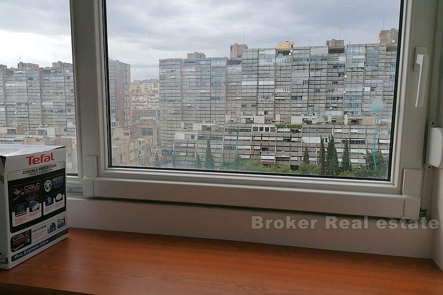 Сплит, Трстеник, солнечная квартира с двумя спальнями