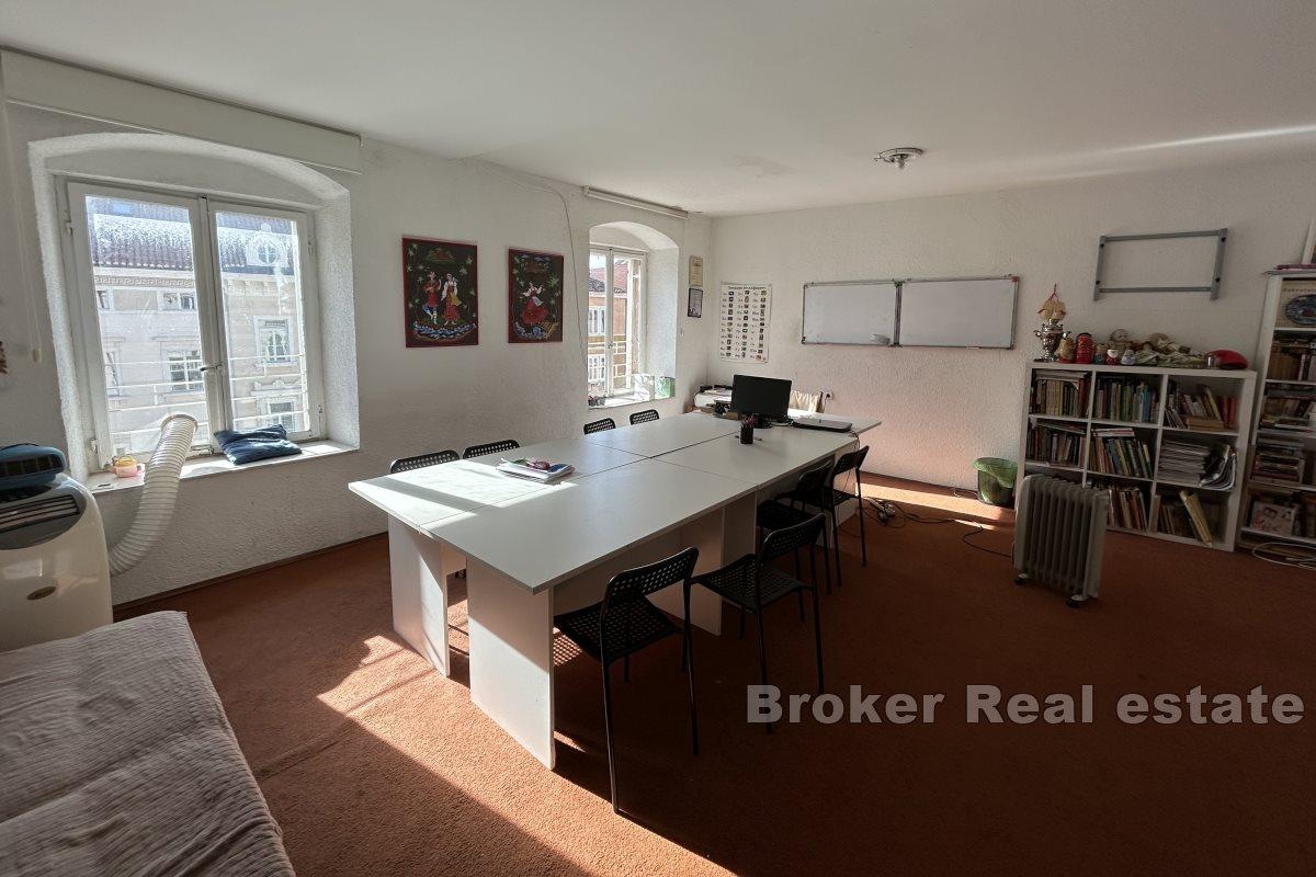 Split, centrum, byt na tři podlaží v centru