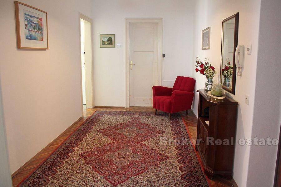 Split, Pojišan, pěkný a pohodlný byt se dvěma ložnicemi