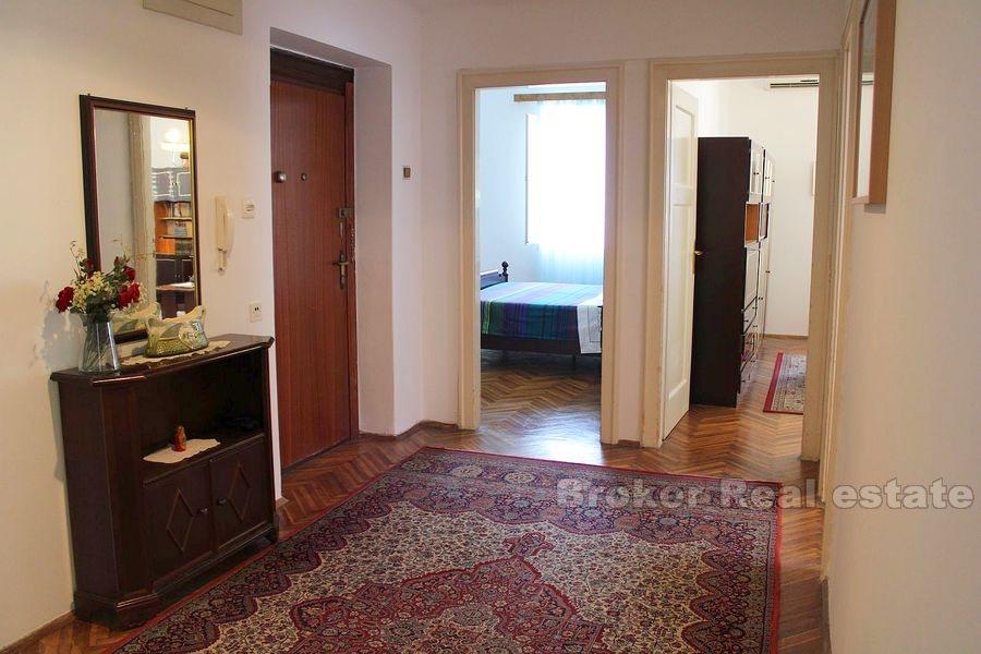 Split, Pojišan, pěkný a pohodlný byt se dvěma ložnicemi