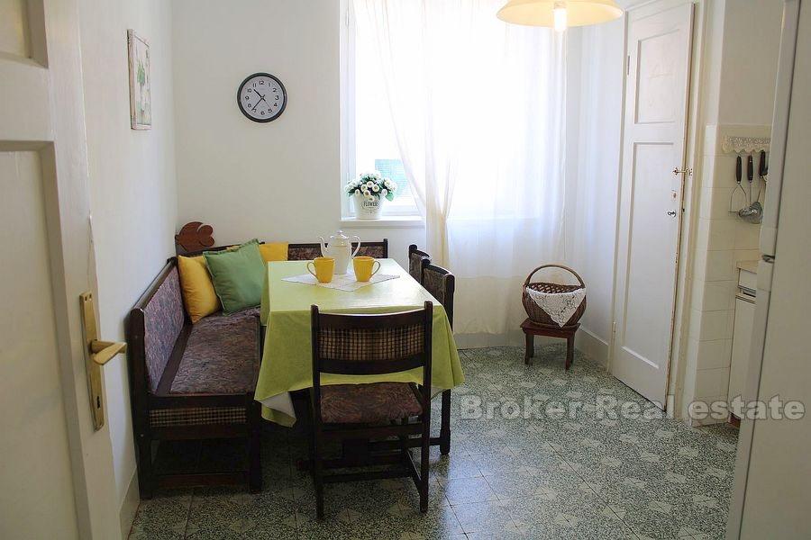 Split, Pojišan, pěkný a pohodlný byt se dvěma ložnicemi