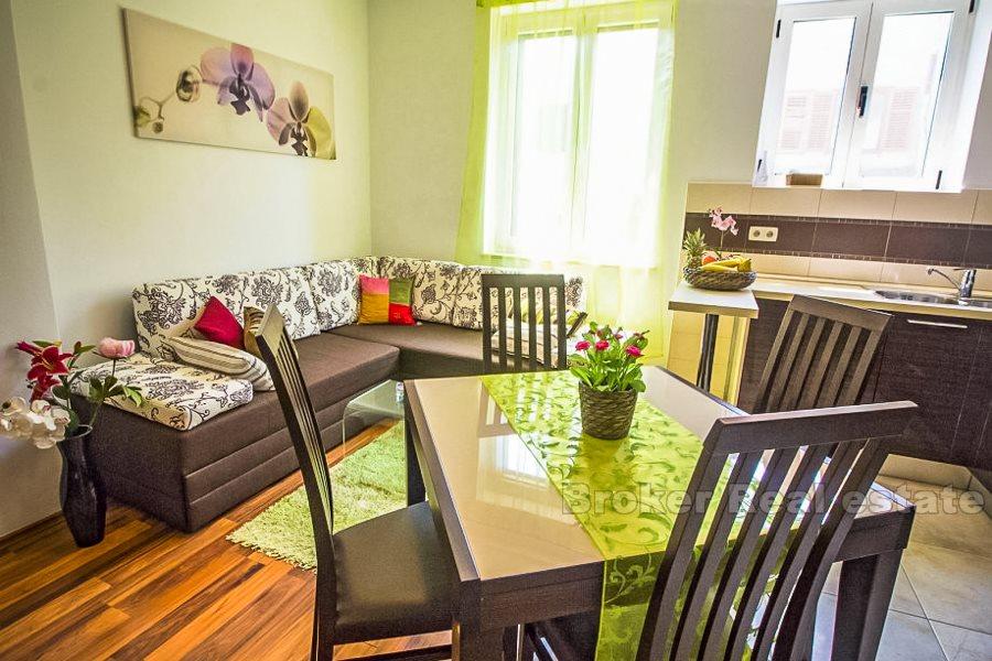 Split, zařízený byt, k dlouhodobému pronájmu