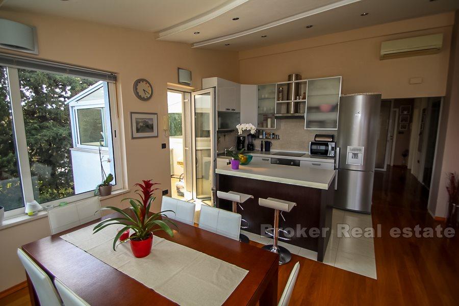 Split, Meje, moderný a pekne zariadený penthouse