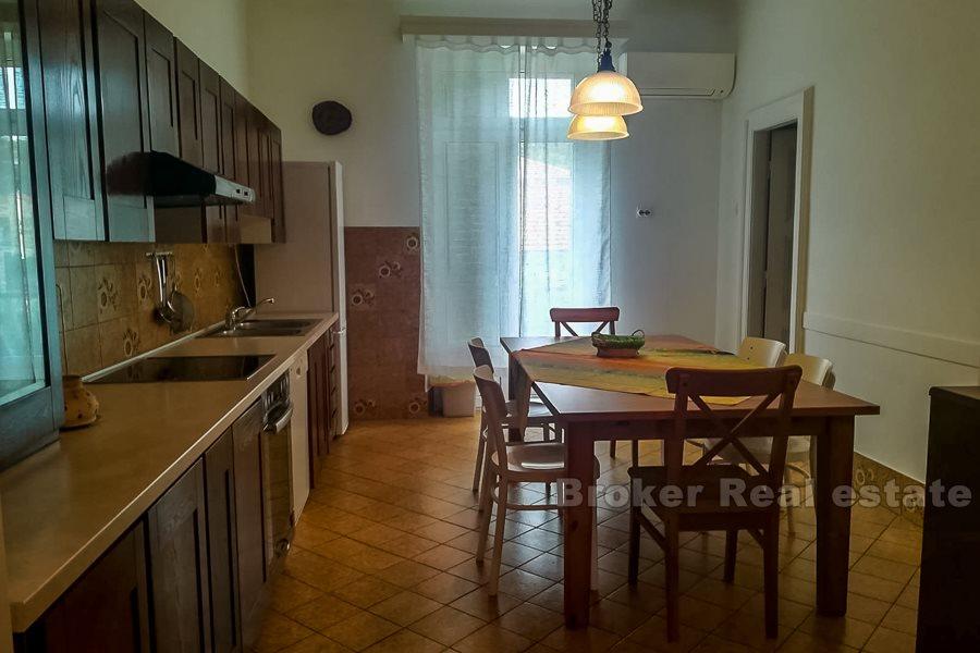 Split sentrum, Manus, komfortabel leilighet, til leie