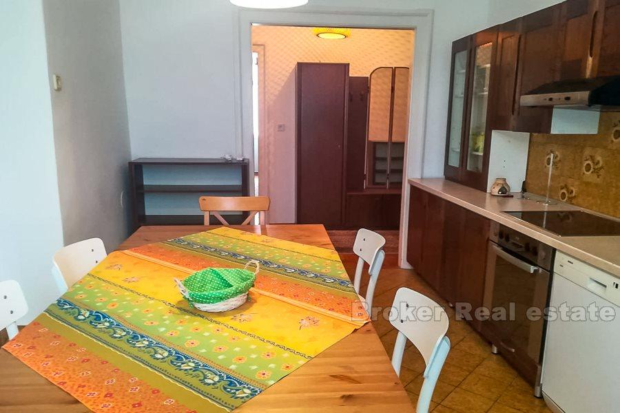 Split sentrum, Manus, komfortabel leilighet, til leie