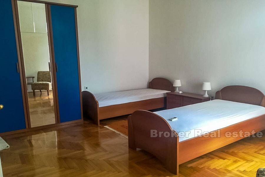 Split sentrum, Manus, komfortabel leilighet, til leie