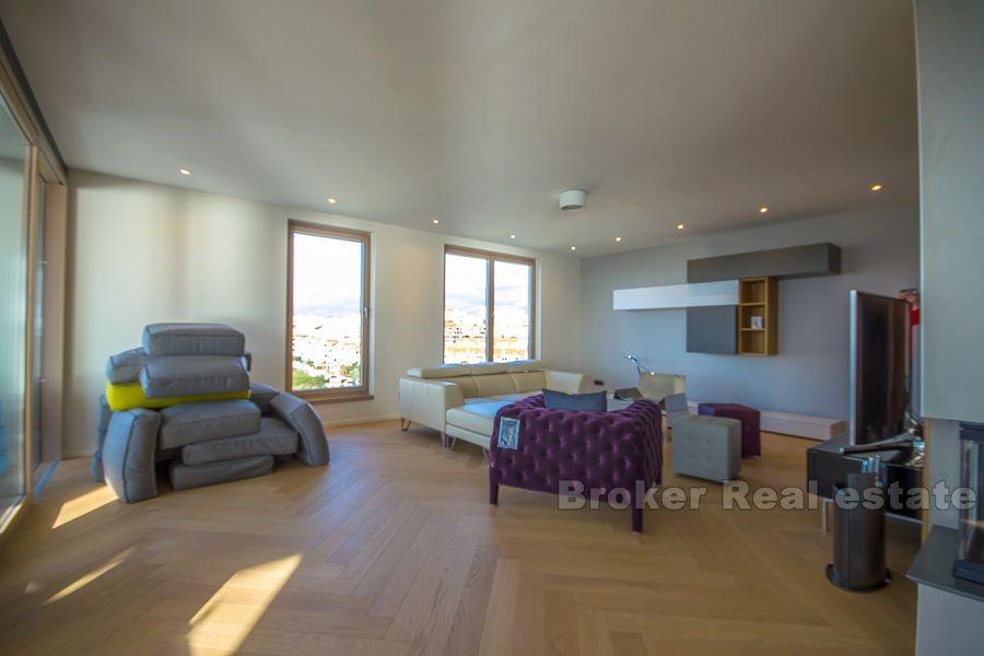 Split, Duilovo, velký, luxusní byt se třemi ložnicemi