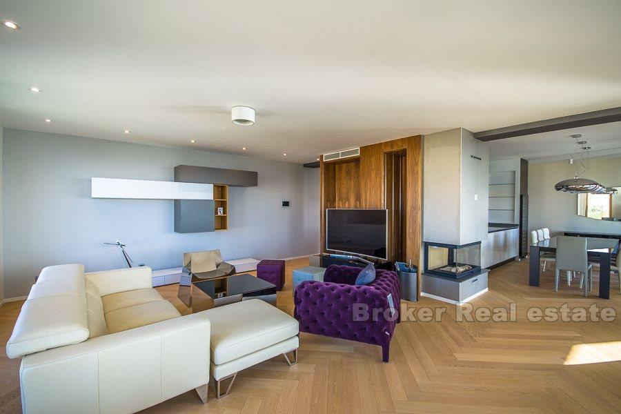 Split, Duilovo, velký, luxusní byt se třemi ložnicemi