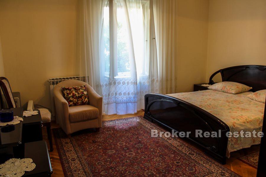 Split, Marjan, tomannsbolig i tre etasjer