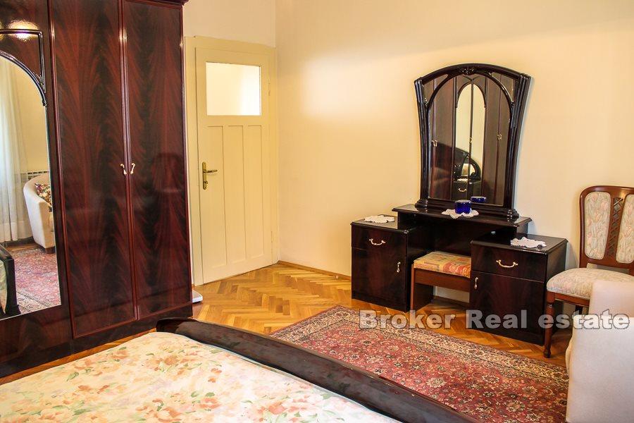 Split, Marjan, tomannsbolig i tre etasjer