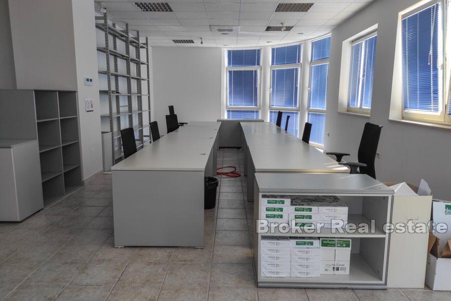 Split - Comfortable office space