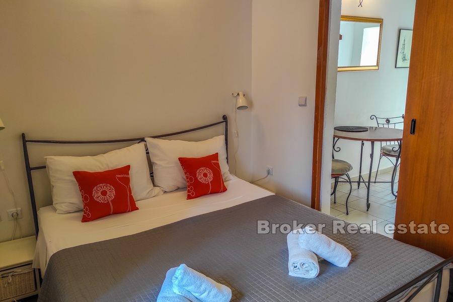 Centrum Splitu - Bliźniak kamienny dom na 3 piętrach