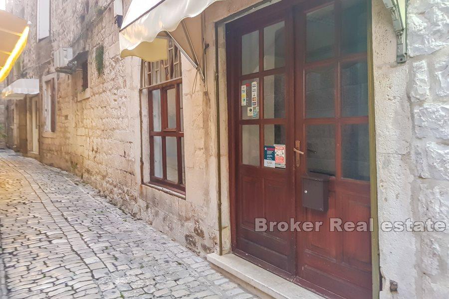 Trogir - Business premises for rent