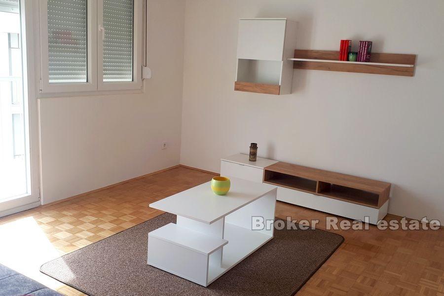 Split, Lokve, komfortowy apartament z jedną sypialnią i widokiem na morze