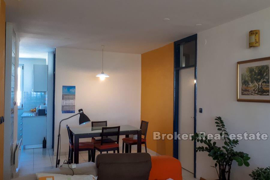 Split, Mertojak, trzypokojowe mieszkanie w spokojnej okolicy