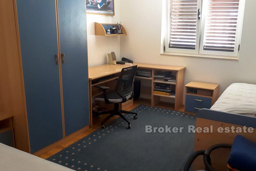 Split, Mertojak, trzypokojowe mieszkanie w spokojnej okolicy