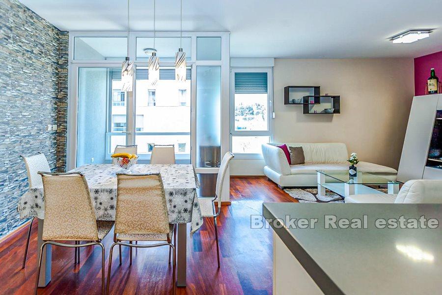 Split, Sukoisan, moderne tre-roms leilighet