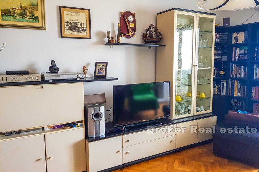 Split, Kman, trojizbový byt s výhľadom na mesto