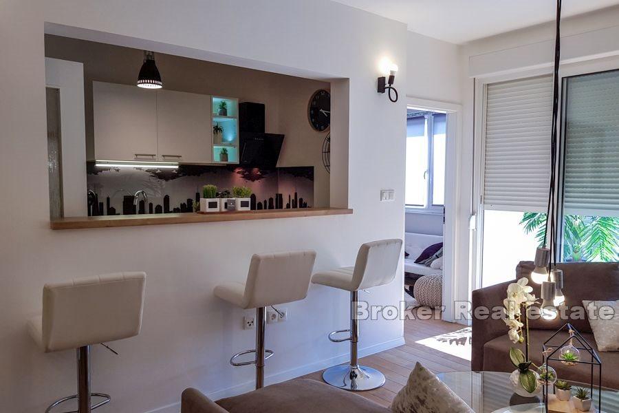 Сплит, Плоките, полностью отремонтированная квартира с двумя спальнями