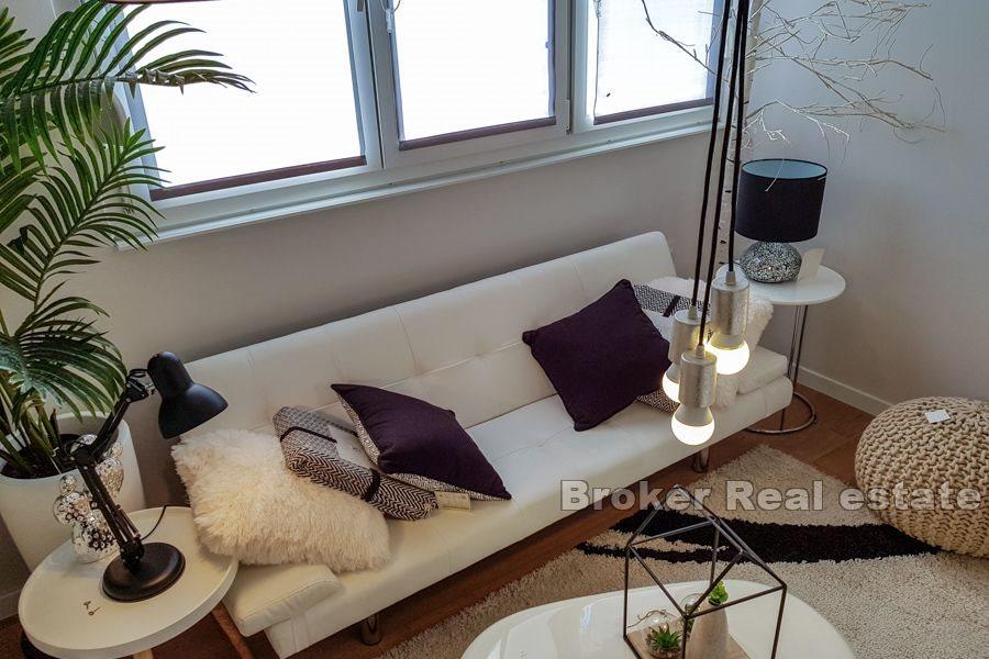 Сплит, Плоките, полностью отремонтированная квартира с двумя спальнями