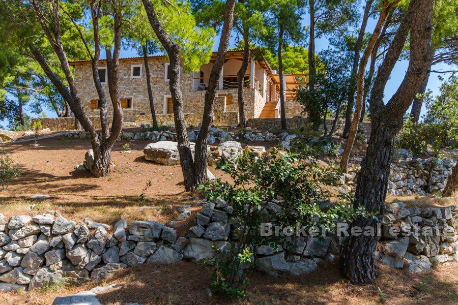 Ostrov Drvenik - jedinečná odľahlá nehnuteľnosť