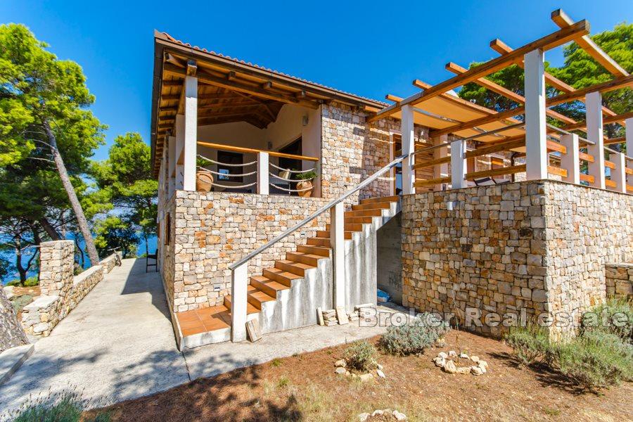 Ostrov Drvenik - jedinečná odľahlá nehnuteľnosť