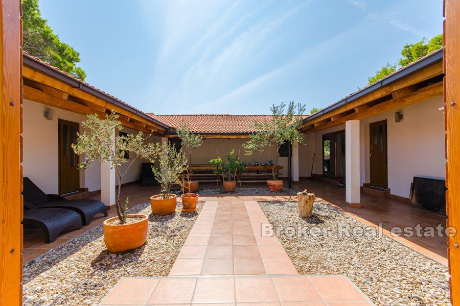 Ostrov Drvenik - jedinečná odľahlá nehnuteľnosť