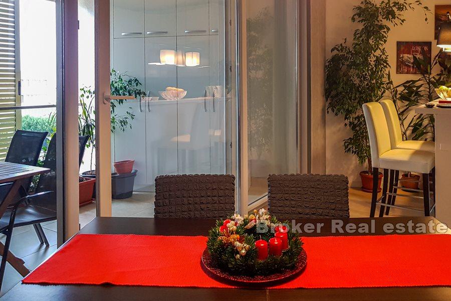 Split, Znjan - Nowoczesne mieszkanie z trzema sypialniami wysokiej jakości