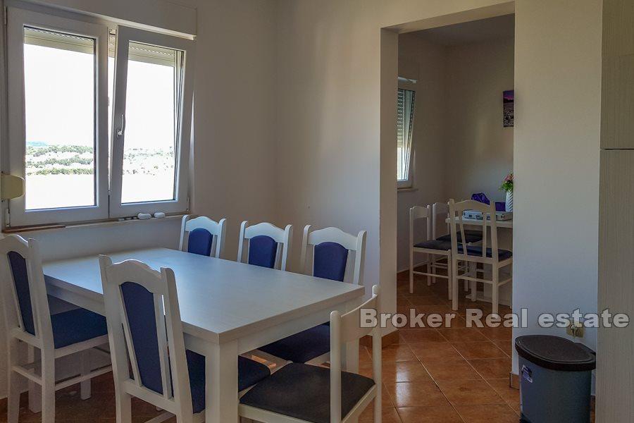 Wyspa Ciovo - Apartament z czterema sypialniami i widokiem na morze