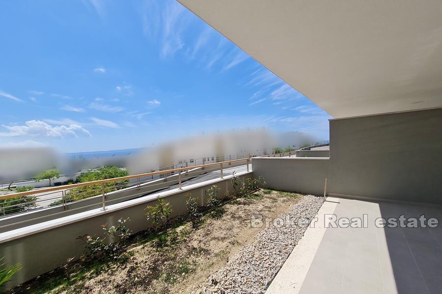 Split, Znjan - Apartament z ogrodem i widokiem na morze w nowym budynku