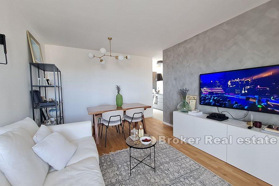 Split, Blatine - Moderní apartmán se dvěma ložnicemi a výhledem na moře