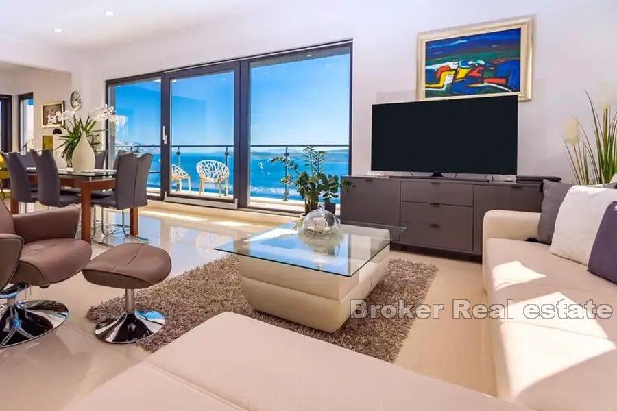 Омиш - Современная вилла с бассейном и видом на море