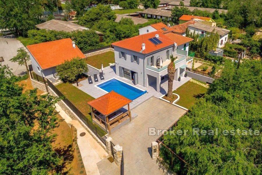 Split - Newly built modern house with pool